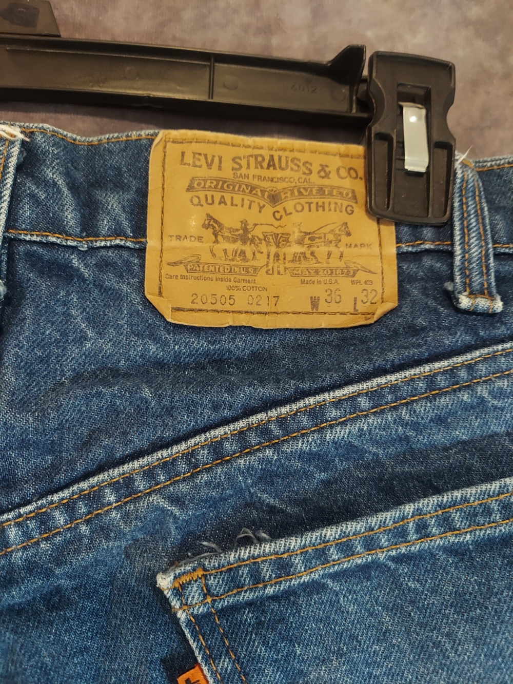 Levi’s 505 Regular Fit Men’s Jeans 36x32 Straight Leg Medium Wash Denim GUC - Picture 9 of 12